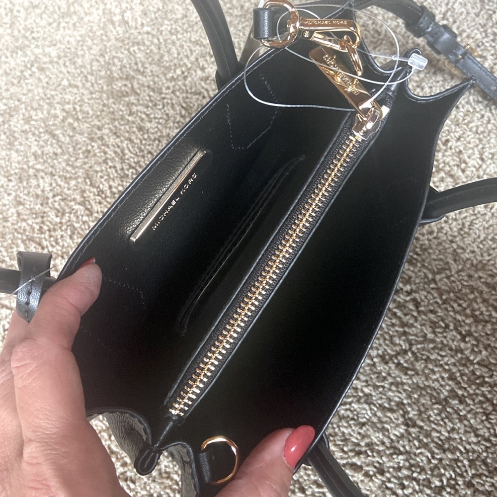 MICHAEL Michael Kors Mercer Messenger Black Leather Bag - Picture 5 of 14